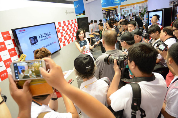 P&IPhoto & Imaging  Shanghai 2013չ710ĶĴӭչ̨